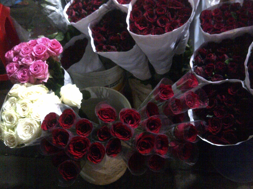 Berkah Valentine, Pedagang Bunga Raup Omzet Rp7 Juta/Hari